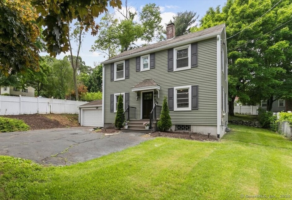 708 Laurel St, East Haven, CT 06512 - photo 1