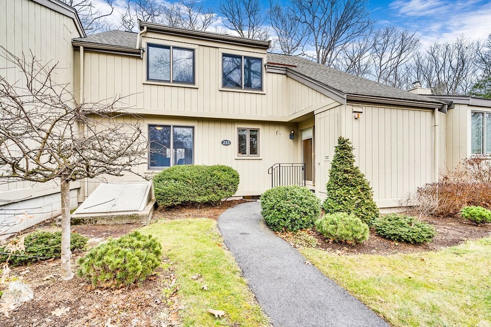 233 Aspen Cir, Lincoln, MA 01773 - photo 1