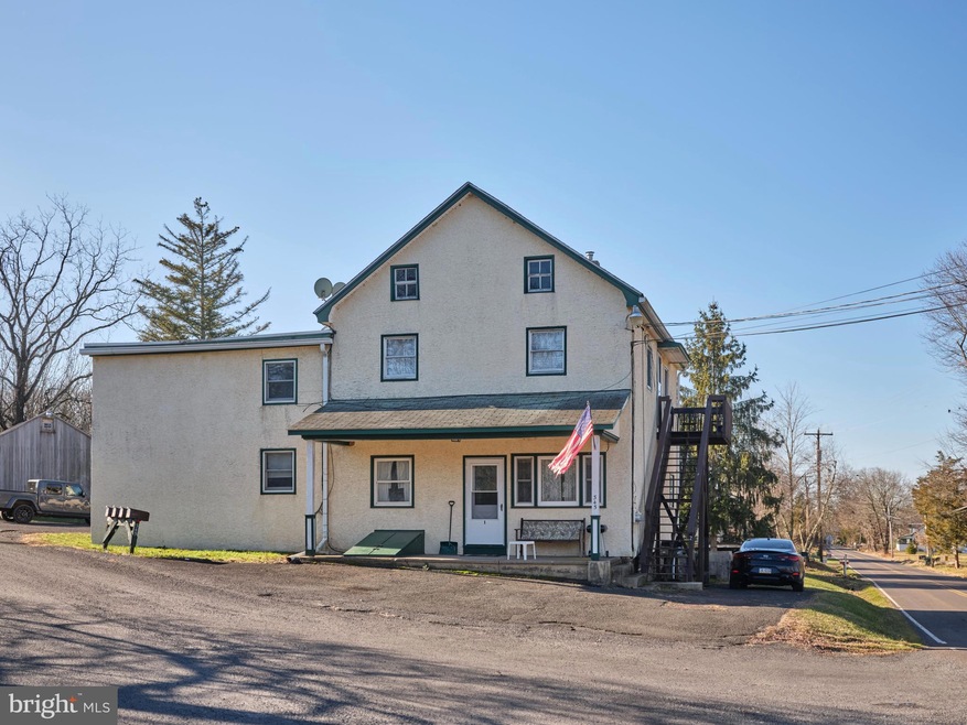 345 E Dark Hollow Rd unit 1, Pipersville, PA 18947 - photo 1