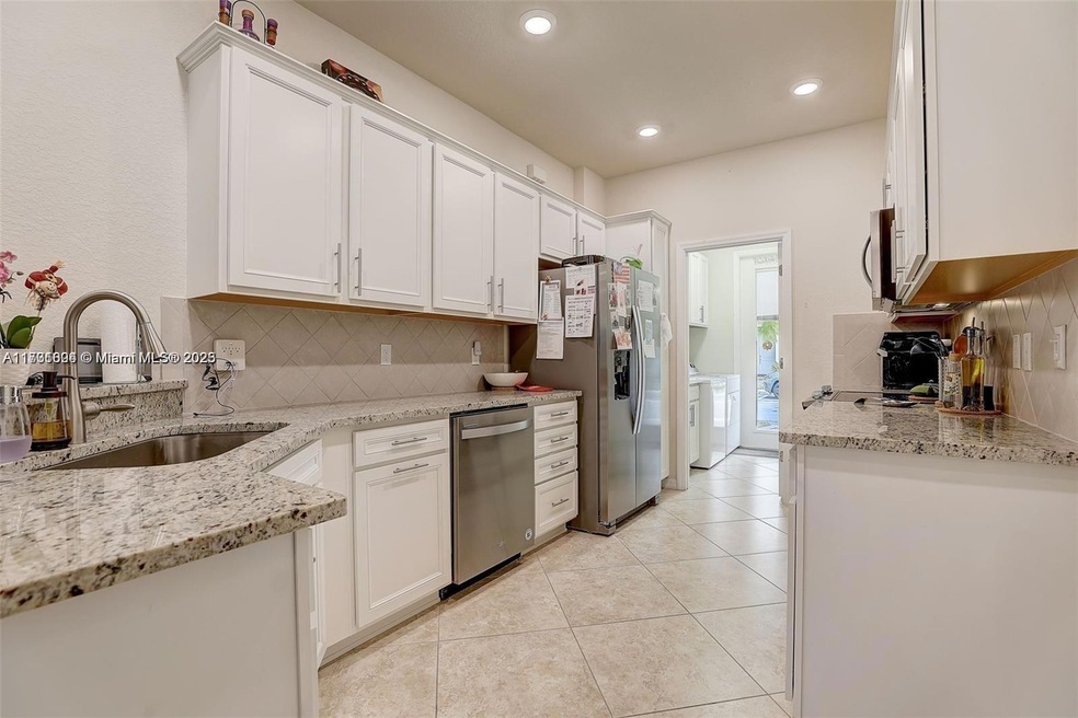 5182 Eucalyptus Dr unit 4, Hollywood, FL 33021 - photo 1
