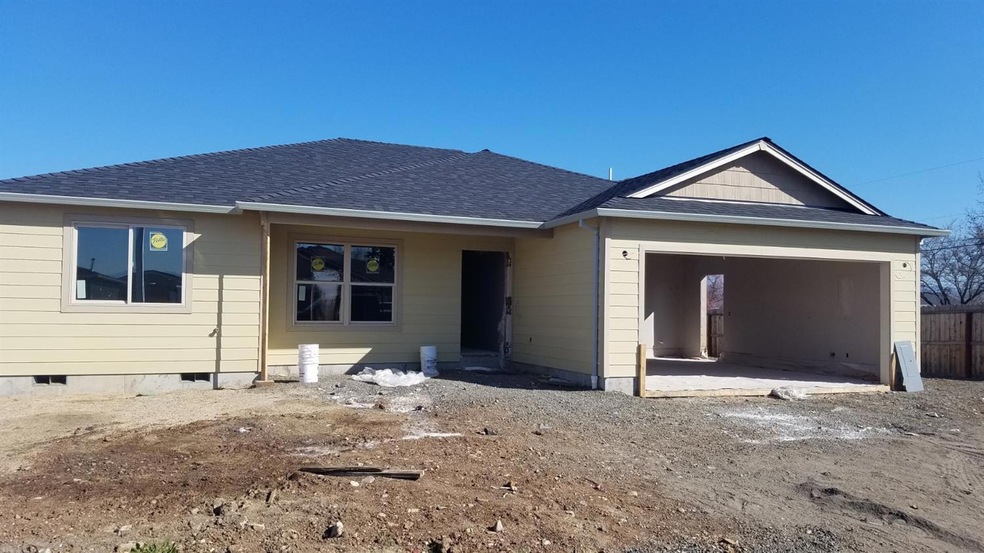 3851 Valley Meadows Dr, White City, OR 97503 - photo 1