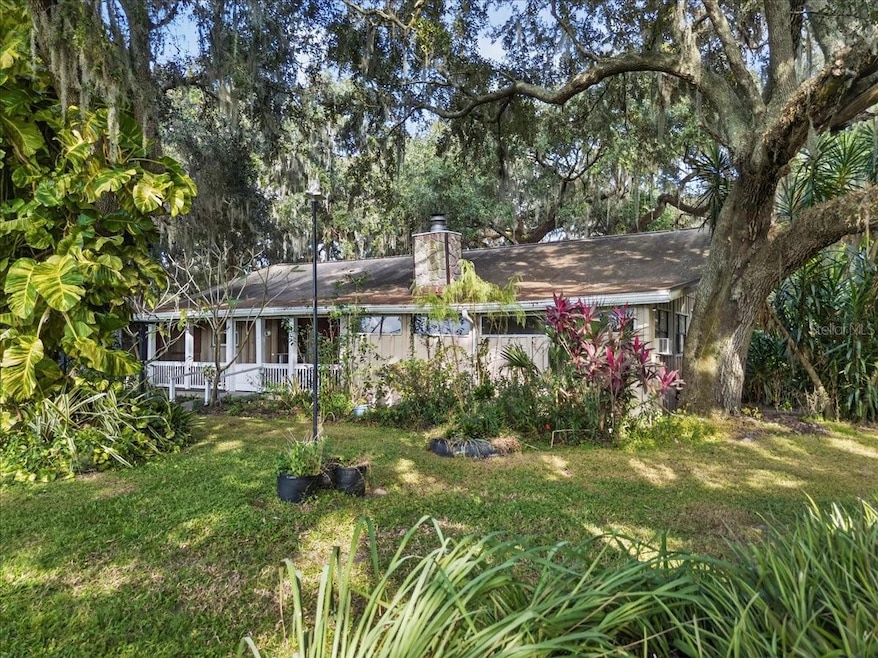 15222 Lost Lake Ln, Lithia, FL 33547 - photo 1