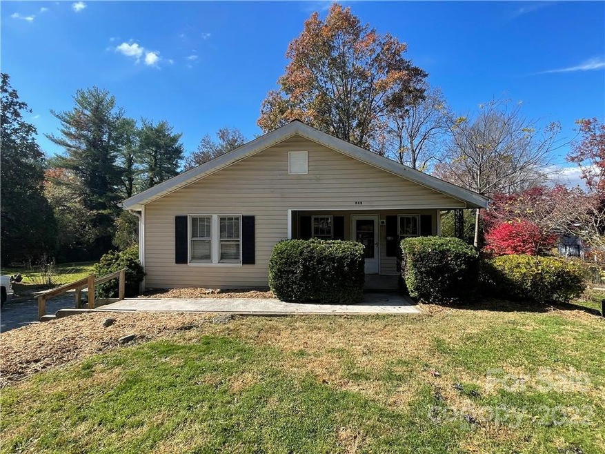 848 Mount Airy St, Hendersonville, NC 28792