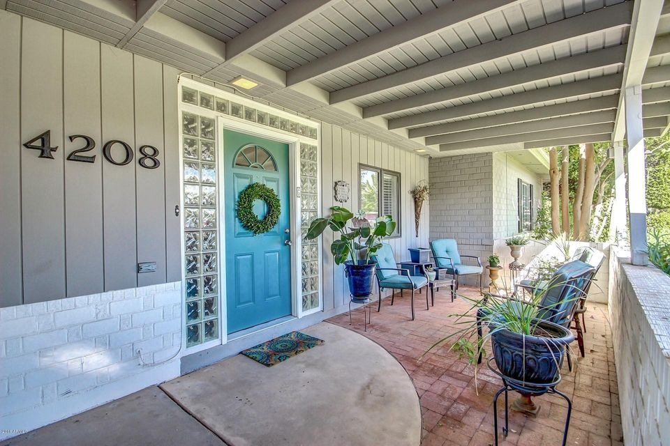 Great front porch!