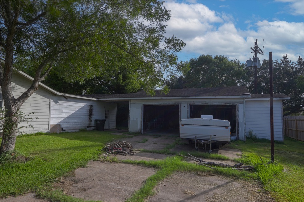 2725 Redbud Ln unit 832, Alvin, TX 77511 - photo 1