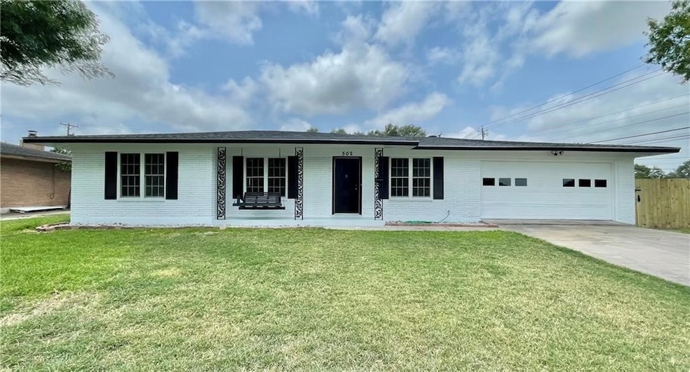 502 Evergreen Dr, Corpus Christi, TX 78412 - photo 1