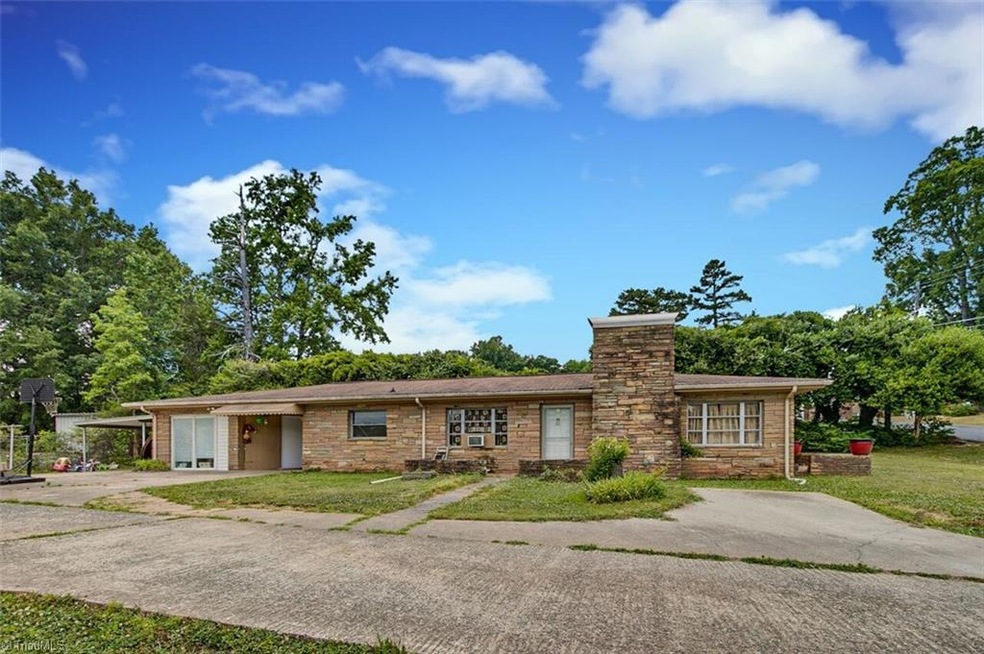 111 W Taft Ave, Asheboro, NC 27203 - photo 1