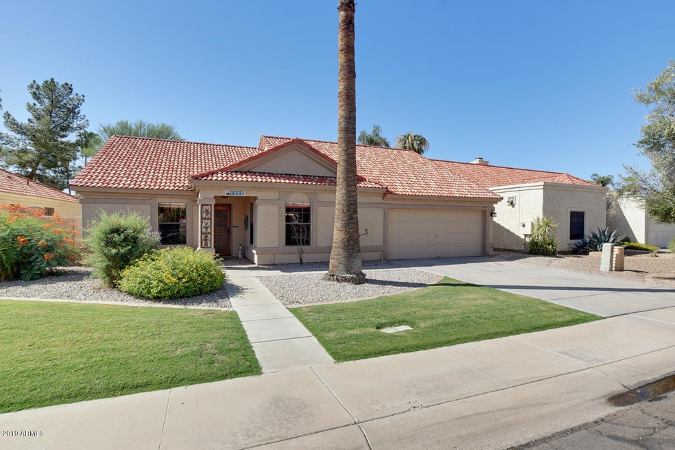 1255-East-Laurel-Avenue-12