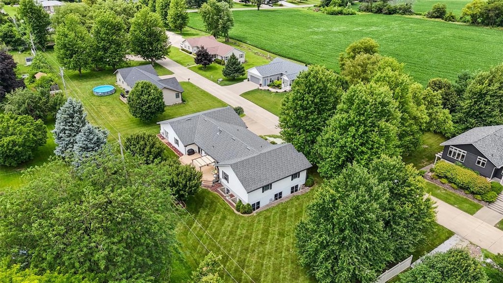 7 Hobart Place, Grinnell, IA 50112 - photo 1