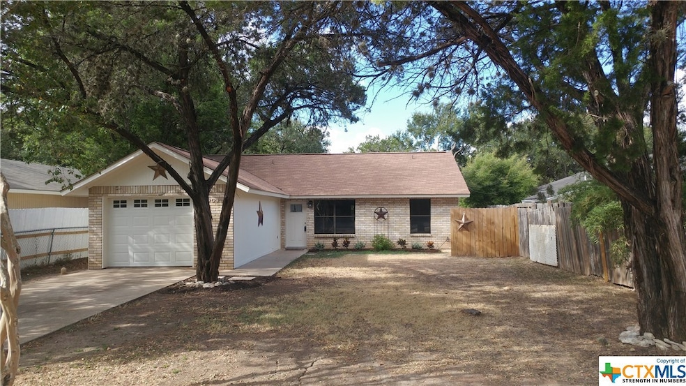 909 N Bishop St, San Marcos, TX 78666 - photo 1