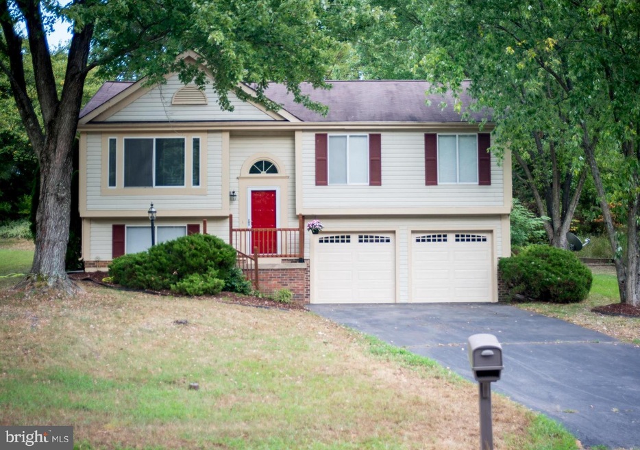 16123 Olmstead Ln, Woodbridge, VA 22191 - photo 1