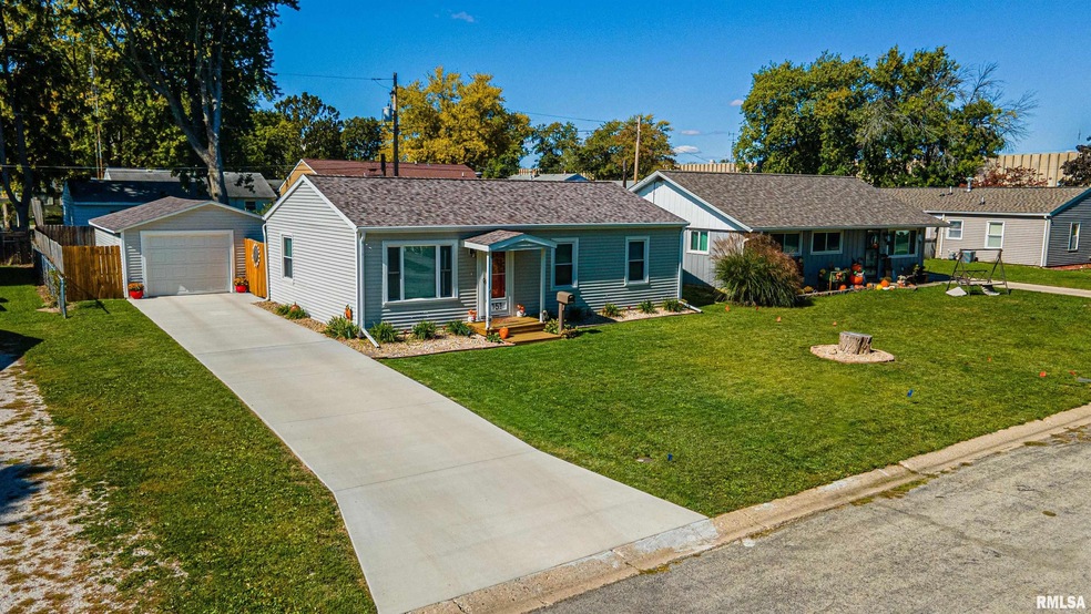 151 Carter Ln, Lincoln, IL 62656 - photo 1