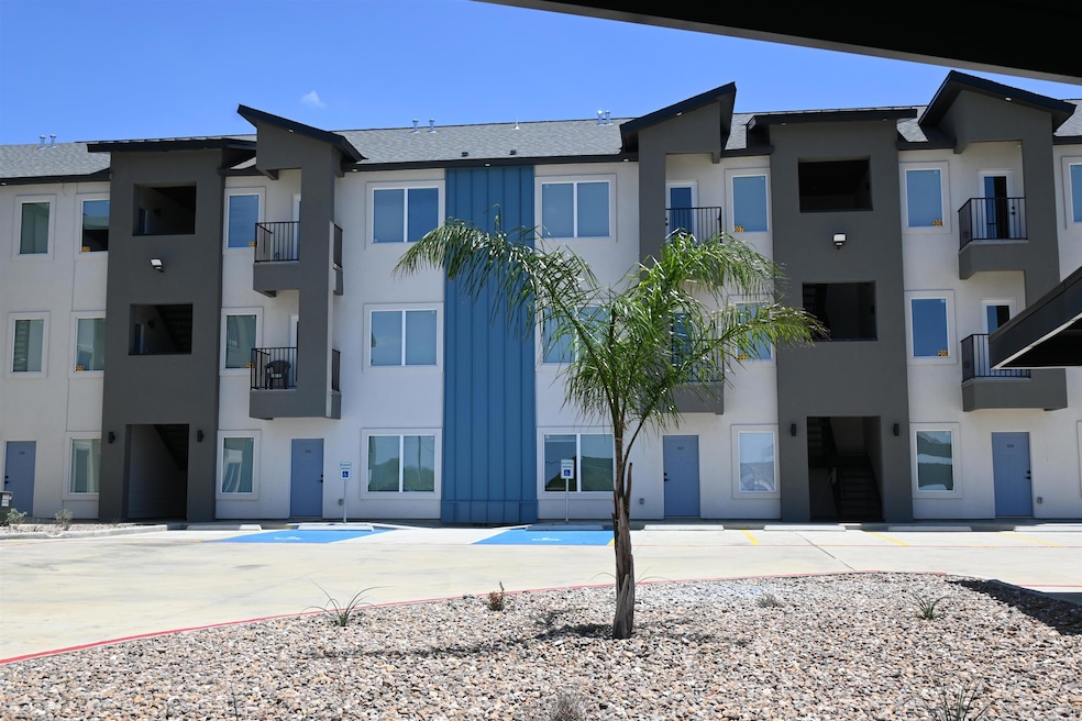 311 Dorel Dr unit 204, Laredo, TX 78043 - photo 1