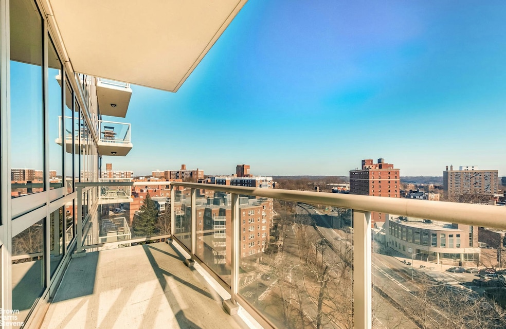 Solaria Riverdale unit 10A, Bronx, NY 10463 - photo 1