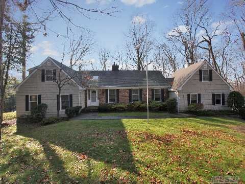 4 Valerie Dr, Glen Head, NY 11545 - photo 1