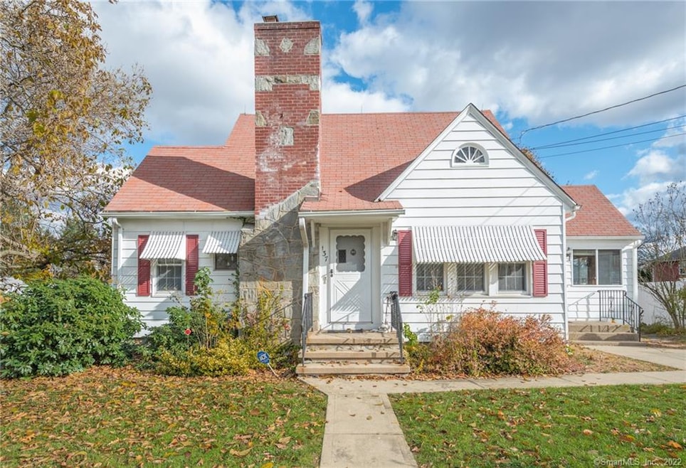 137 N Hoadley St, Naugatuck, CT 06770 - photo 1