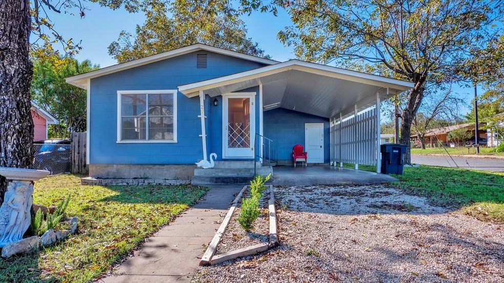 207 W Park St, Fredericksburg, TX 78624 - photo 1