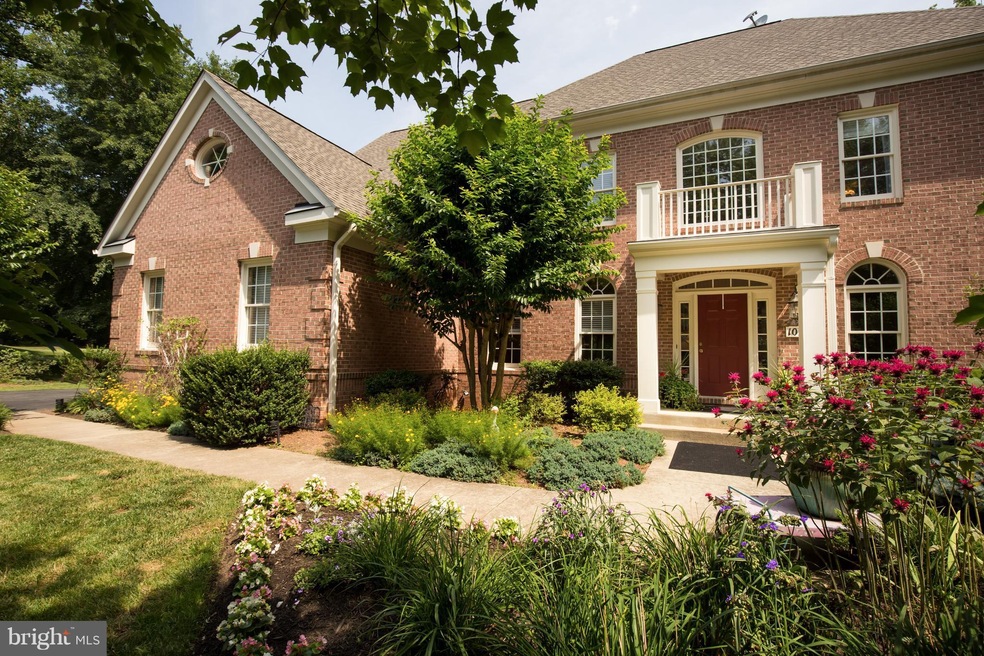 10223 Woodvale Pond Dr, Fairfax Station, VA 22039 - photo 1