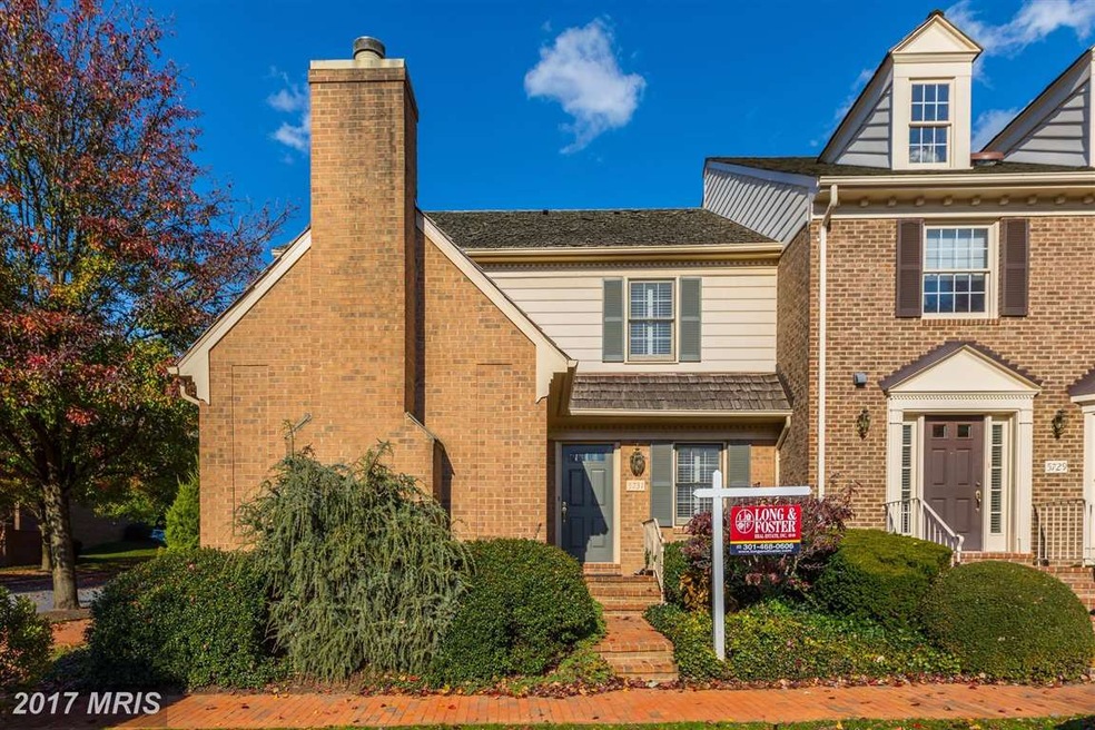 5731 Brewer House Cir, Rockville, MD 20852 - photo 1