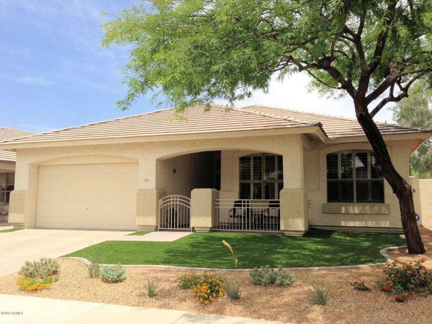 Remodled 3 bedroom 2 bath with pool!
