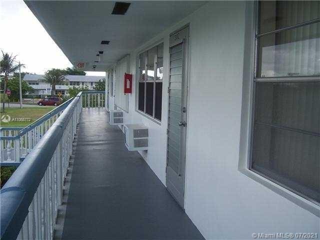 18 Windsor A unit 18, West Palm Beach, FL 33417 - photo 1