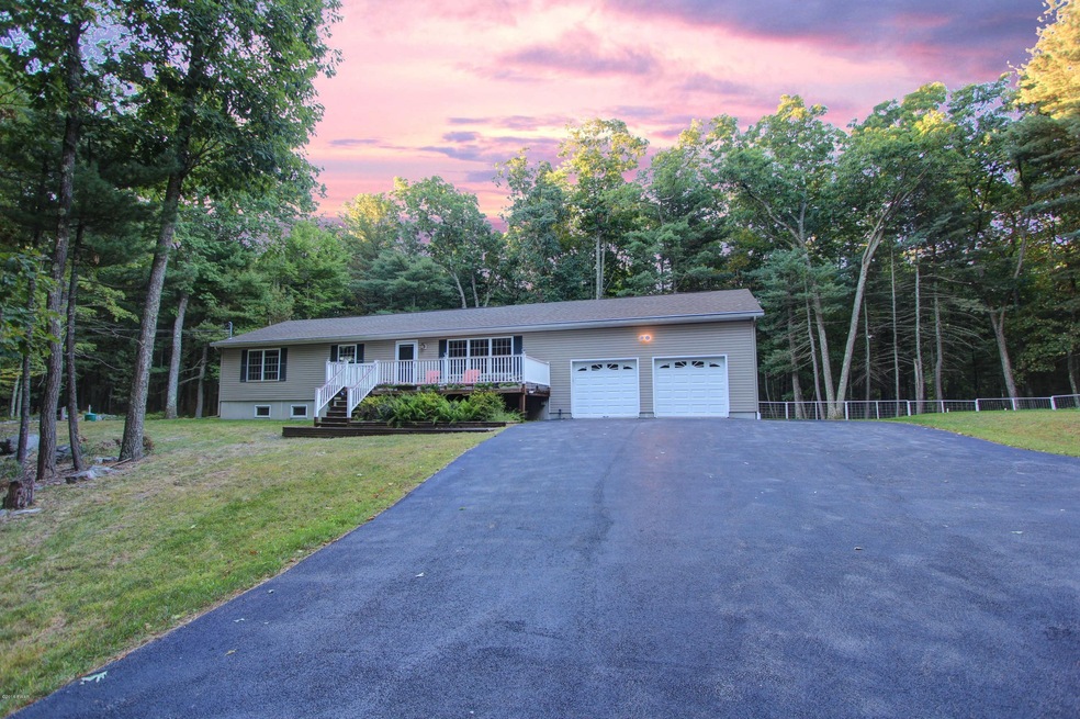 135 Paper Birch S, Tafton, PA 18464 - photo 1