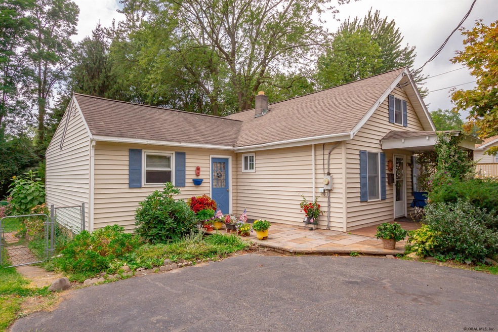 13 Pennsylvania Ave, Rensselaer, NY 12144 - photo 1