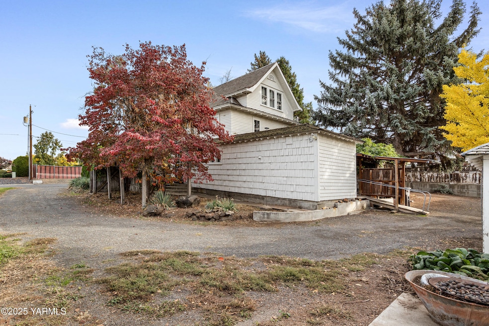 702 N 44th Ave, Yakima, WA 98908 - photo 1