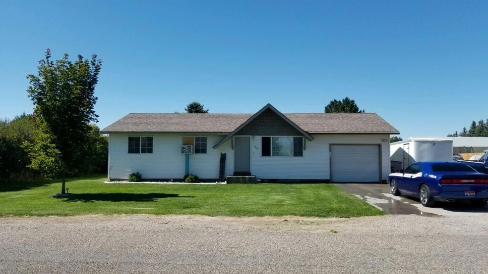 182 N 680 W, Blackfoot, ID 83221 - photo 1