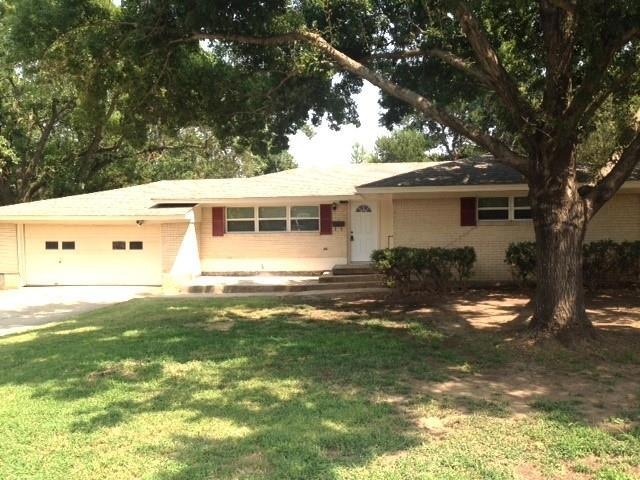 902 Hillcrest St, Denton, TX 76201 - photo 1