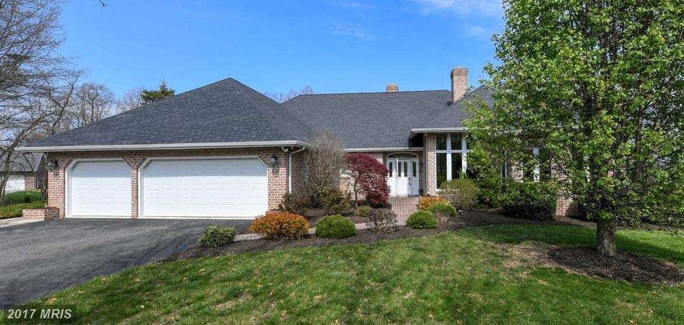 415 Lindman Dr, Chambersburg, PA 17202 - photo 1