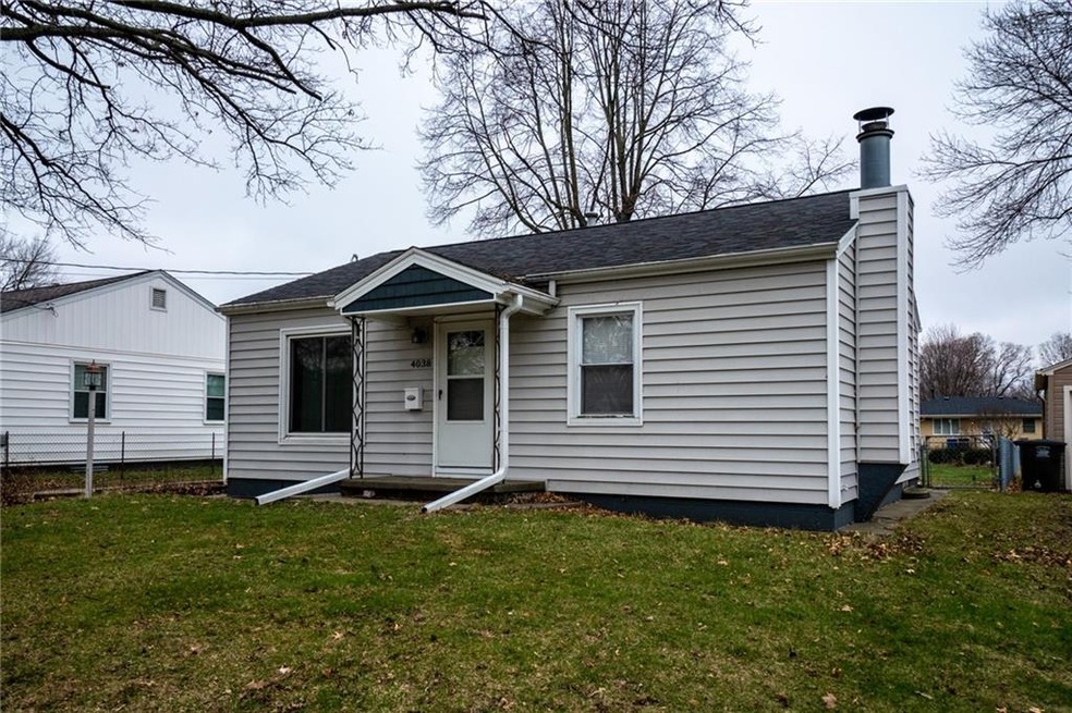 4038 40th St, Des Moines, IA 50310 - photo 1