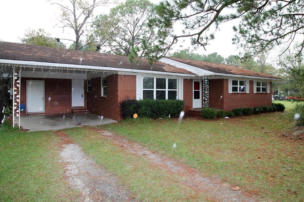 302 S College St, Sparks, GA 31647 - photo 1