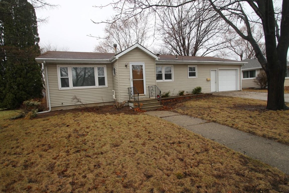 2218 S Terrace St, Janesville, WI 53546 - photo 1