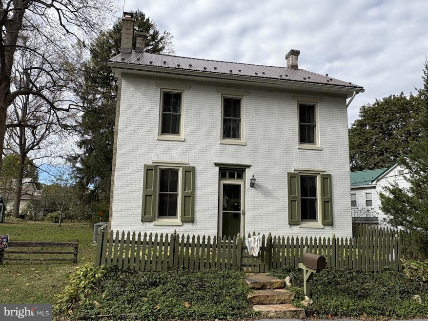 113 Race St, Boiling Springs, PA 17007 - photo 1