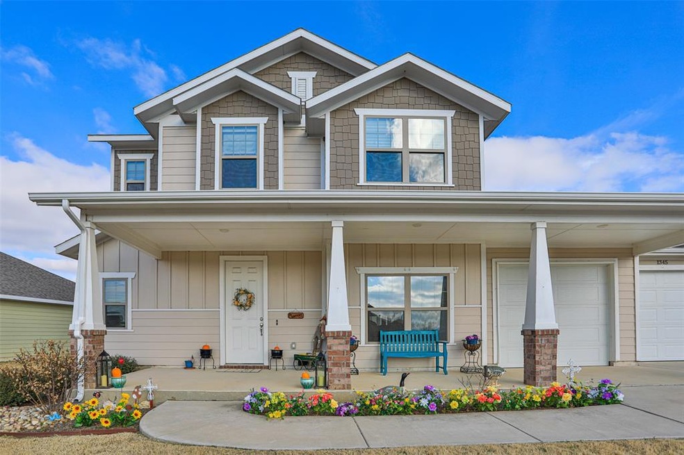 1345 Greenfield Dr, Gainesville, TX 76240 - photo 1