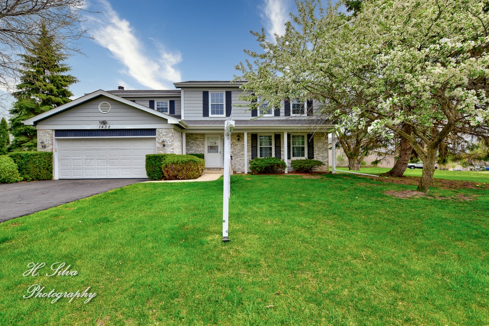 1432 S Parkview Terrace, Algonquin, IL 60102 - photo 1