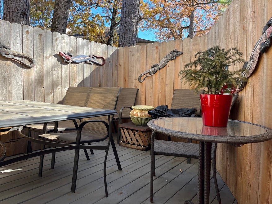 833 Wax Myrtle Ln, Houston, TX 77079 - photo 1