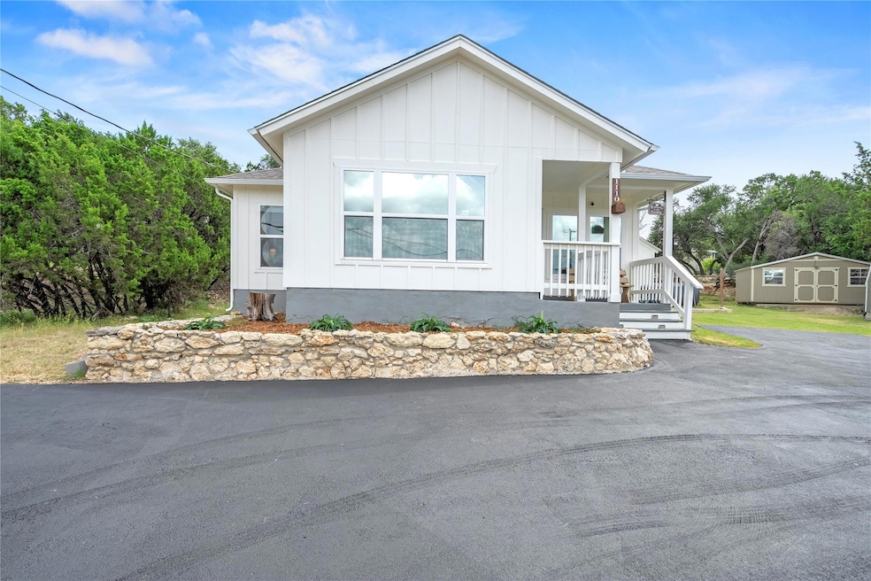 Manufactured / mobile home with board and batten 