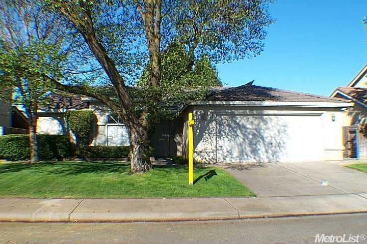 230 Fairwood Dr, Oakdale, CA 95361 - photo 1
