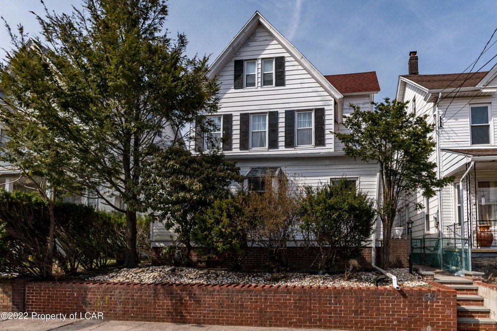 621 West Diamond-1
