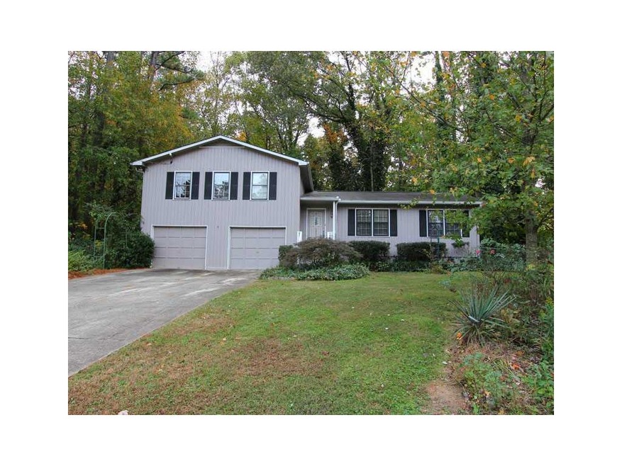Exterior Front. Well maintained 3 bedroom, 2 bath 