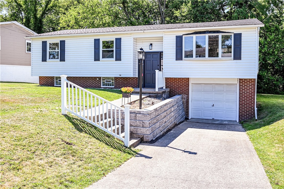 WELCOME to 118 Easy Street where home ownership wi