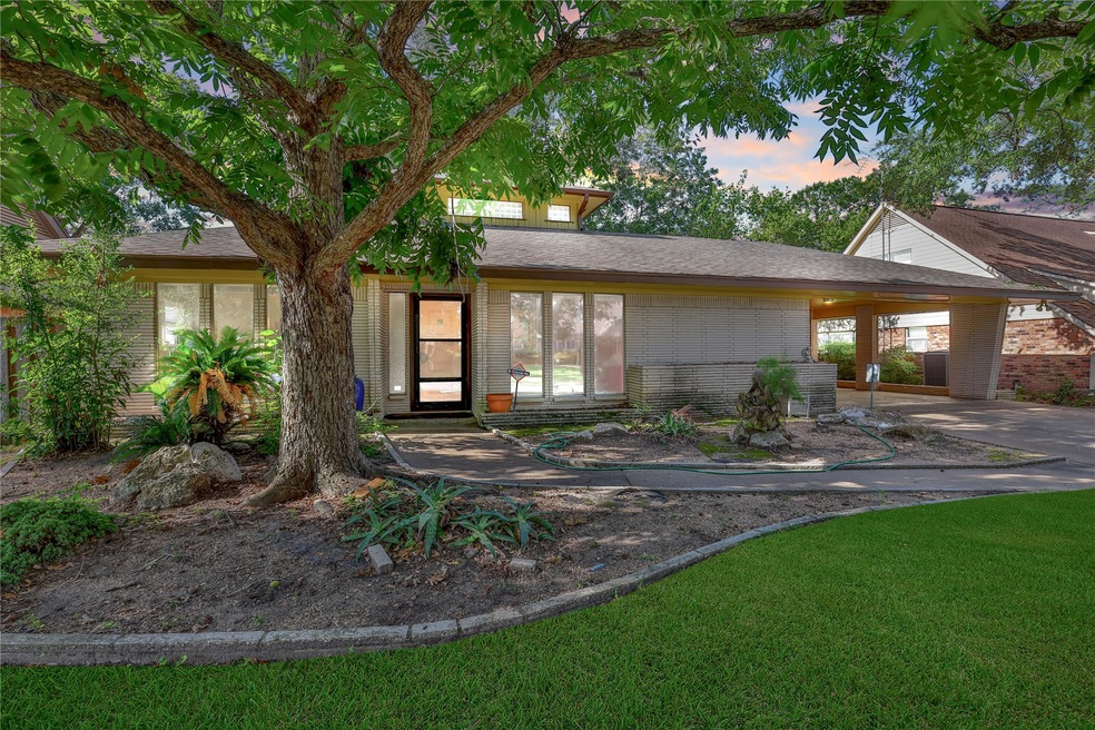 1015 Curtin St, Houston, TX 77018 - photo 1