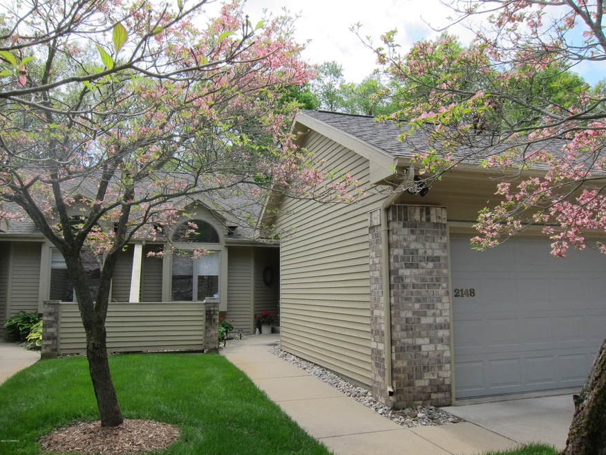 ext front, 2148 Oakland Ridge