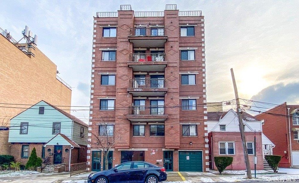 16210 71st Ave unit 6B, Fresh Meadows, NY 11365 - photo 1