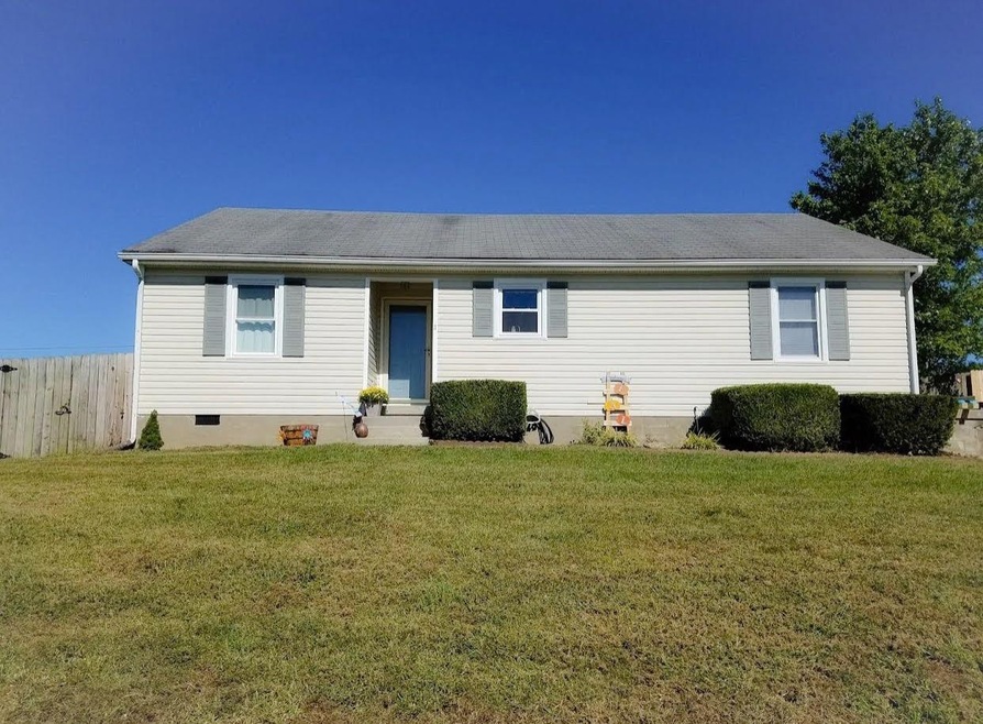 1026 Ravenwood Dr, Lawrenceburg, KY 40342 - photo 1