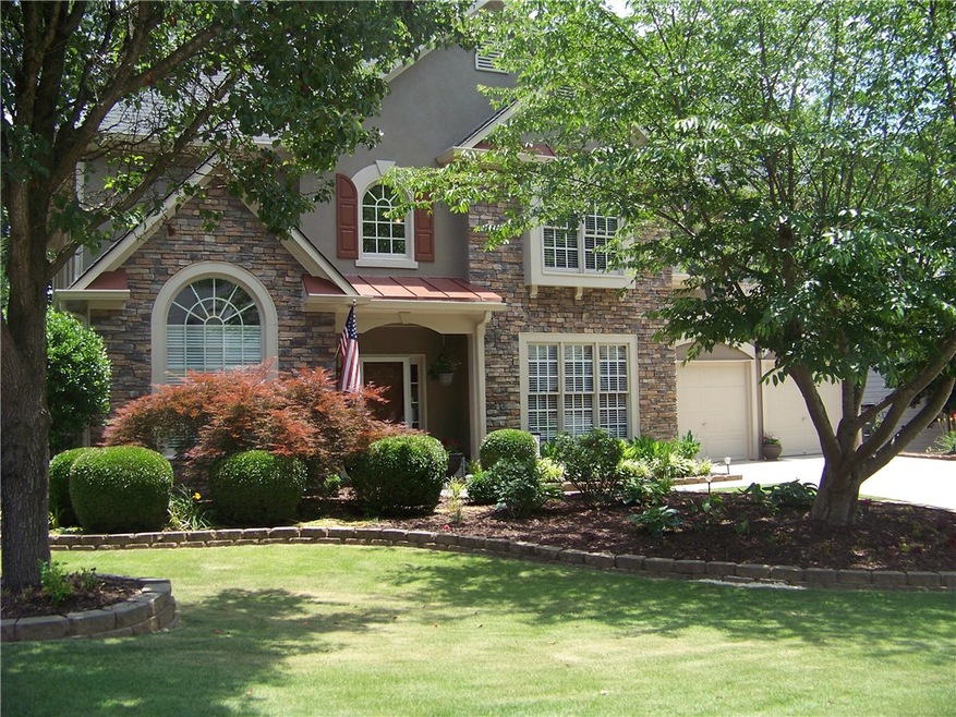 Absolutely stunning 4 bedroom traditional! Impecca