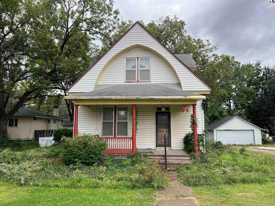 511 N 2nd St, Lindsborg, KS 67456 - photo 1