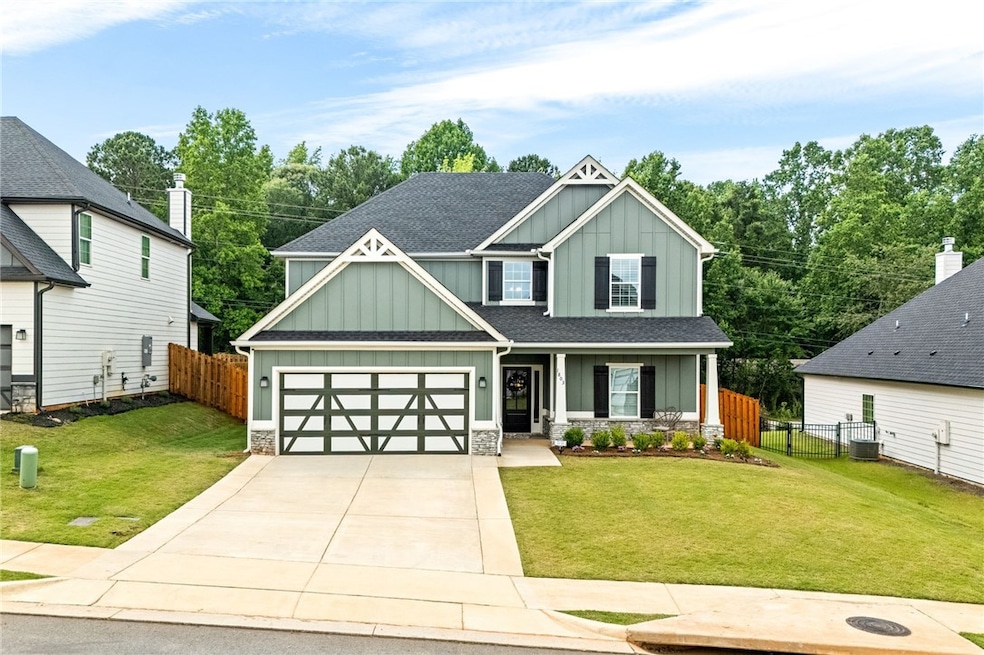 Welcome to 1803 Solamere Court!